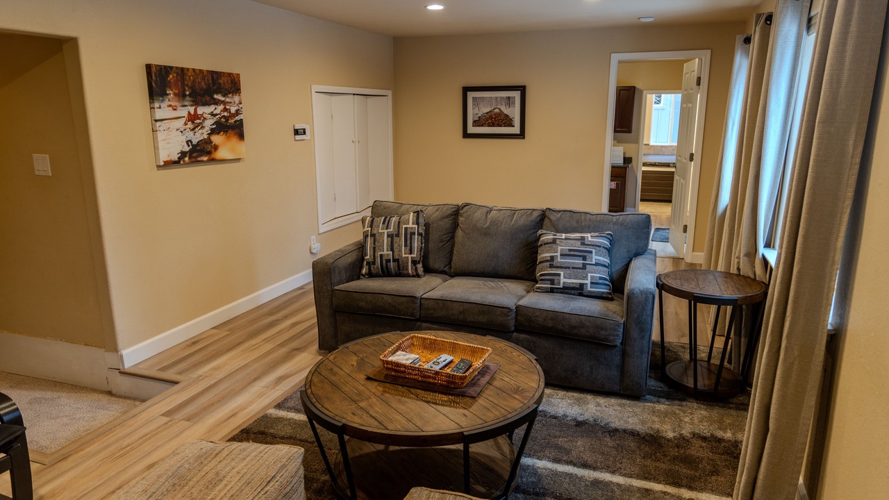 Photo of Bedroom in Country Club Estates