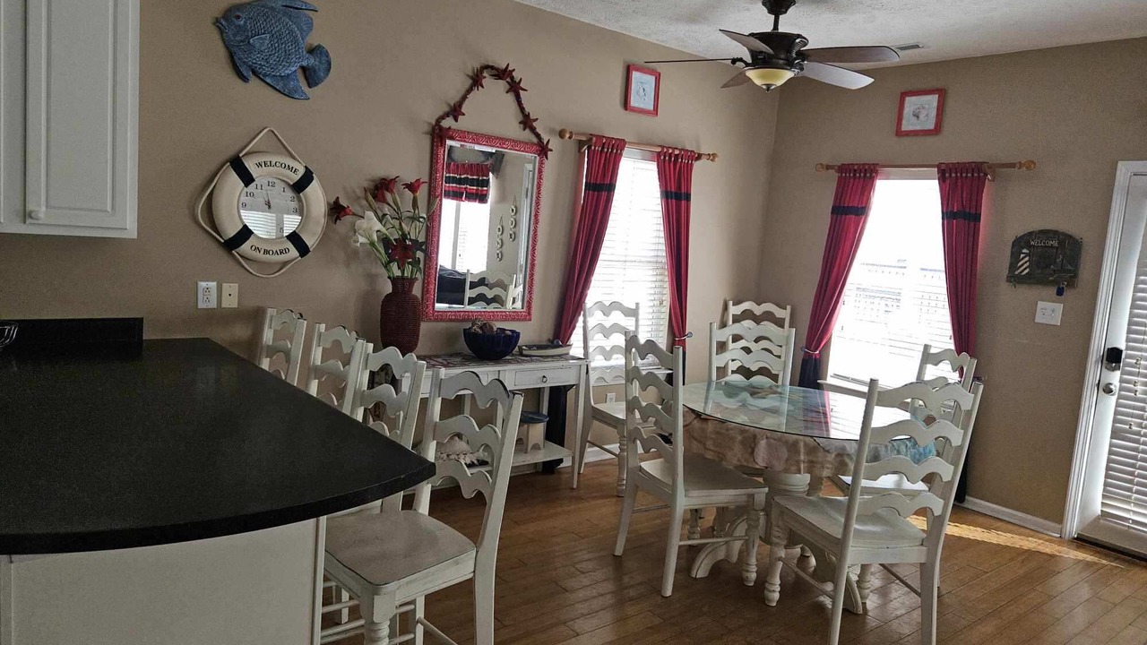 Photo of Livingroom in Surfside Beach