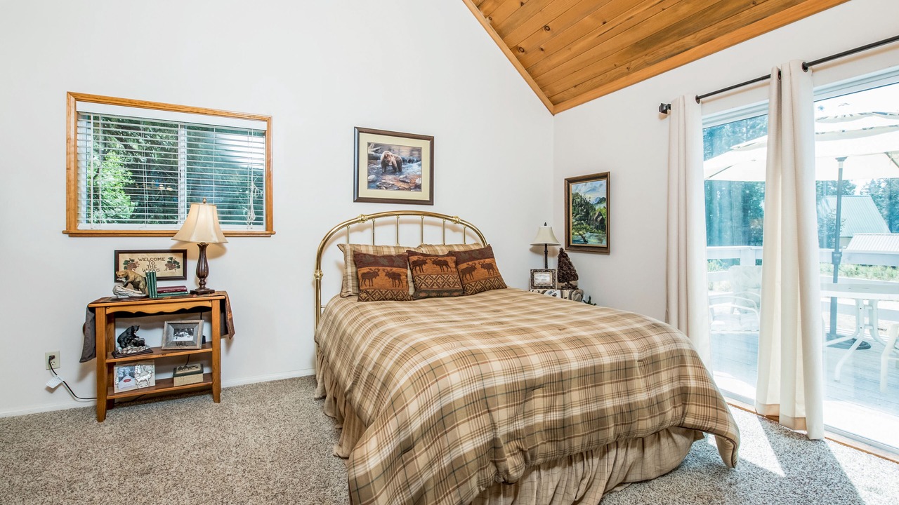Photo of Bedroom in Shaver Lake