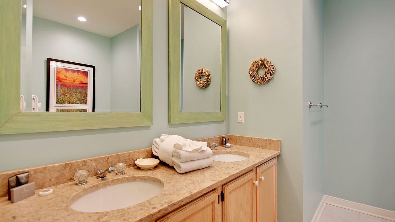 Photo of Bathroom in Vanderhorst Plantation
