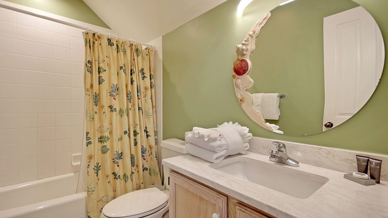 Photo of Bathroom in Vanderhorst Plantation