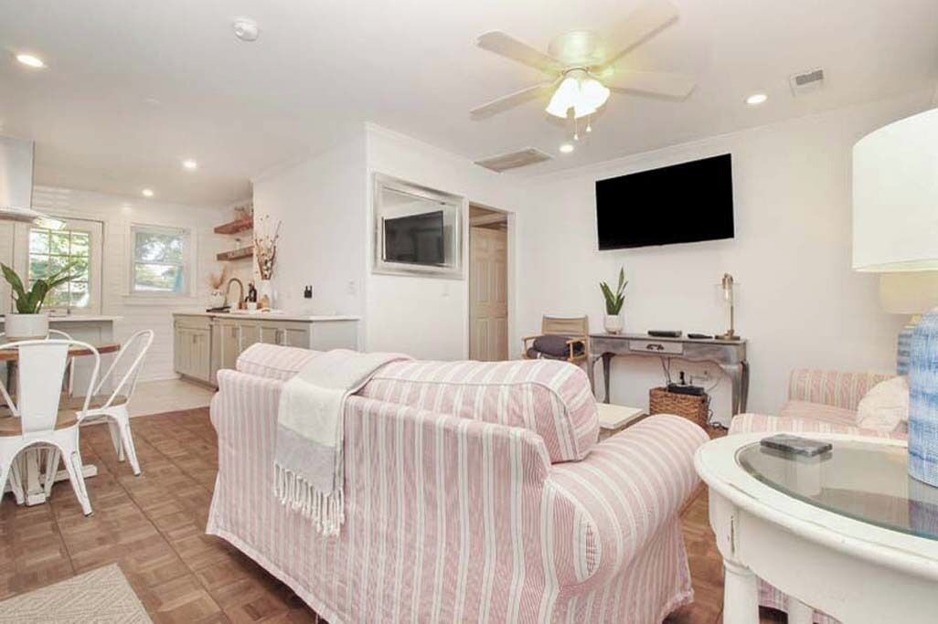 Photo of Livingroom in Mount Pleasant