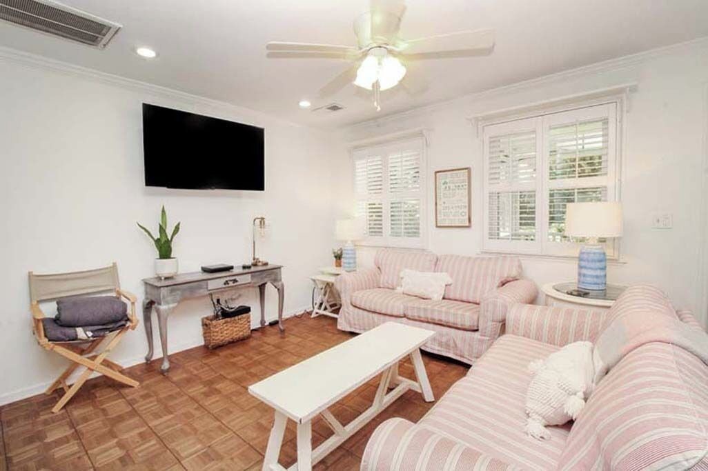 Photo of Livingroom in Mount Pleasant