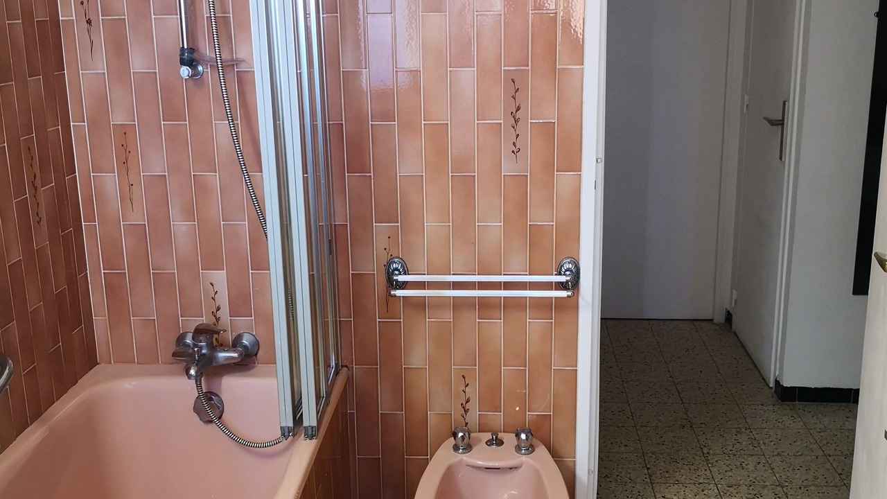 Photo of Bathroom in La Seyne-sur-Mer