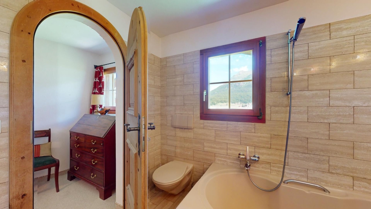 Photo of Bathroom in Silvaplana