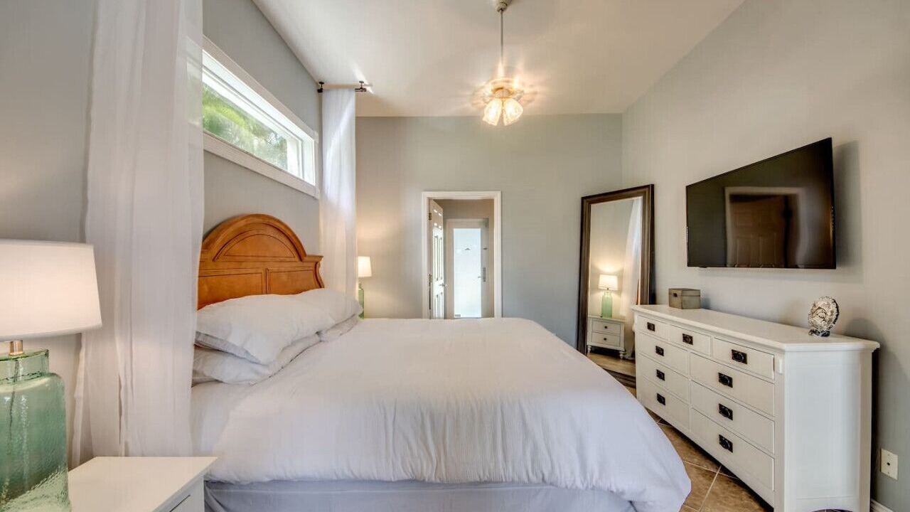 Photo of Bedroom in Caloosahatchee