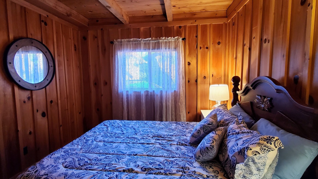 Photo of Bedroom in Six Mile