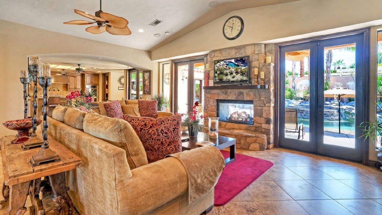 Photo of Livingroom in Palm Desert