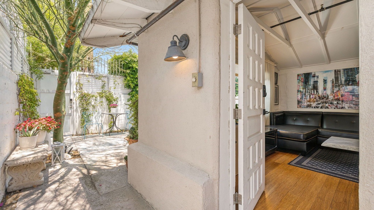 Photo of Patio Balcony in Tahquitz River Estates
