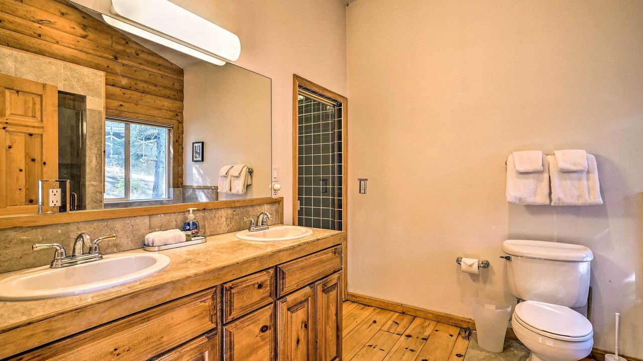 Photo of Bathroom in Country Club Estates