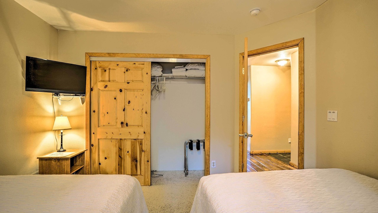 Photo of Bedroom in Country Club Estates