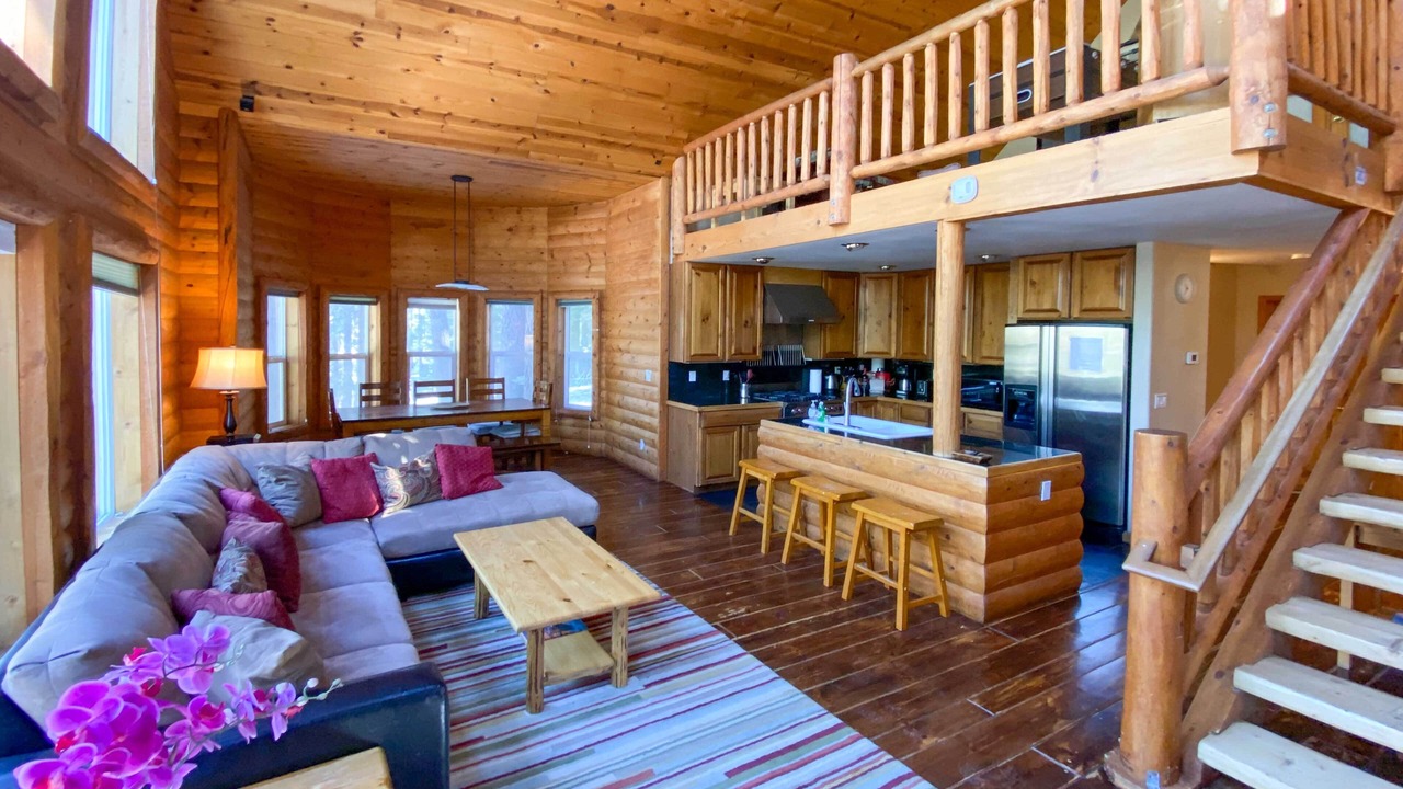 Photo of Livingroom in Country Club Estates