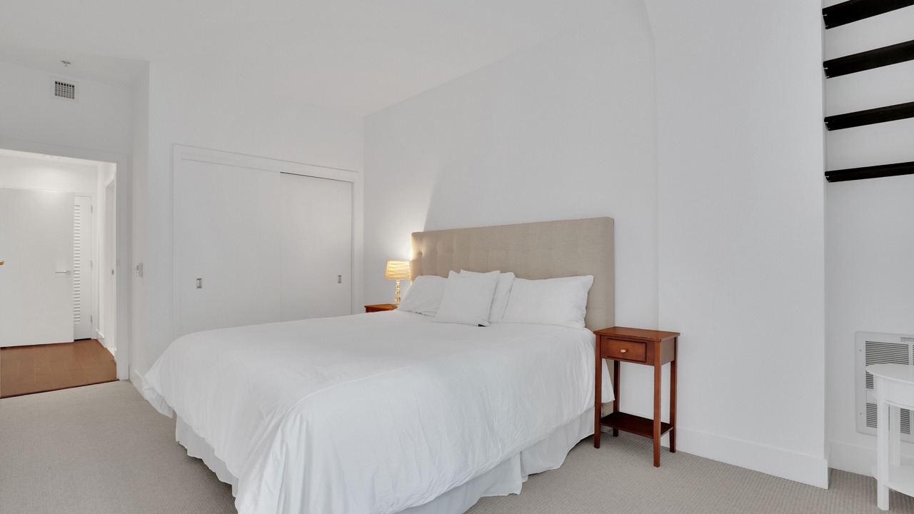 Photo of Bedroom in Hayes Valley