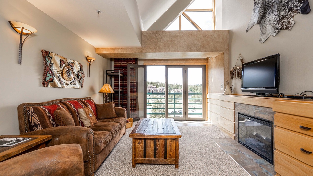 Photo of Livingroom in Big Sky
