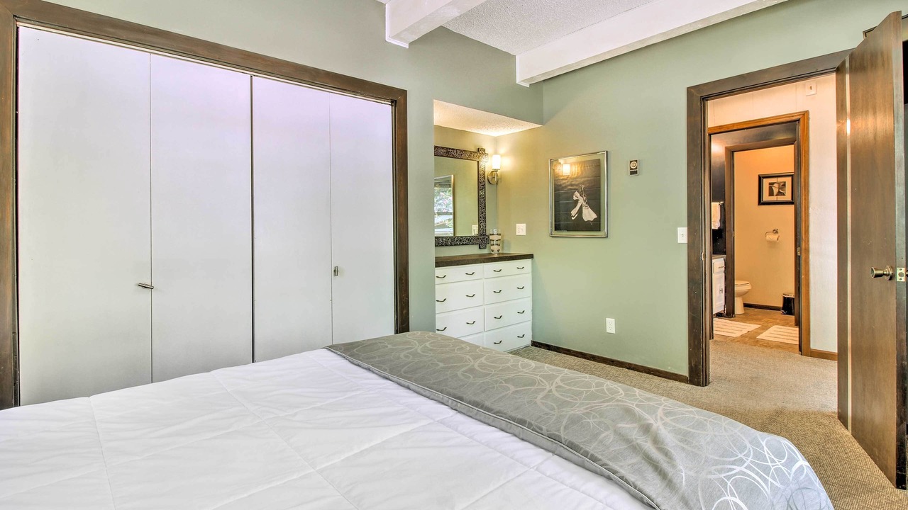 Photo of Bedroom in Sunrise Beach