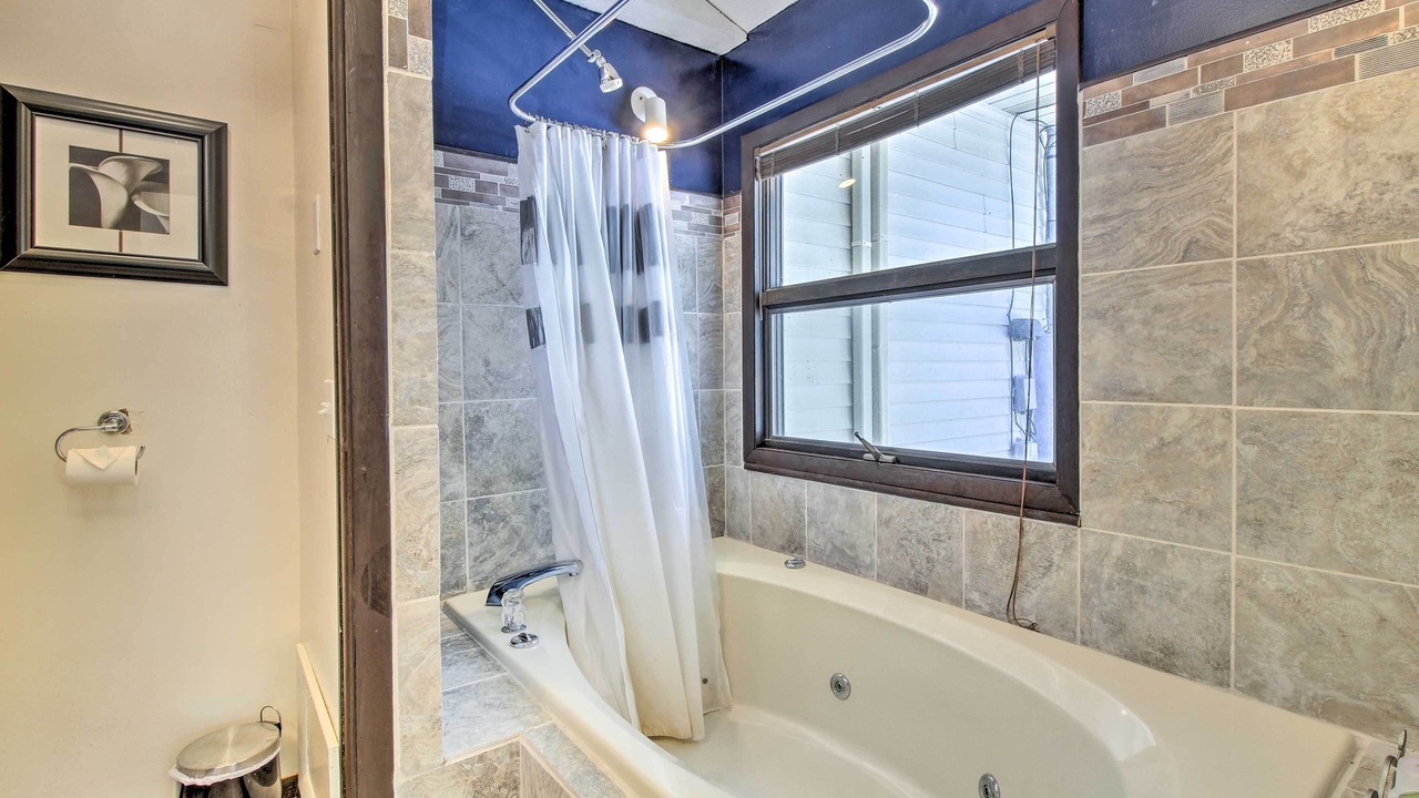 Photo of Bathroom in Sunrise Beach