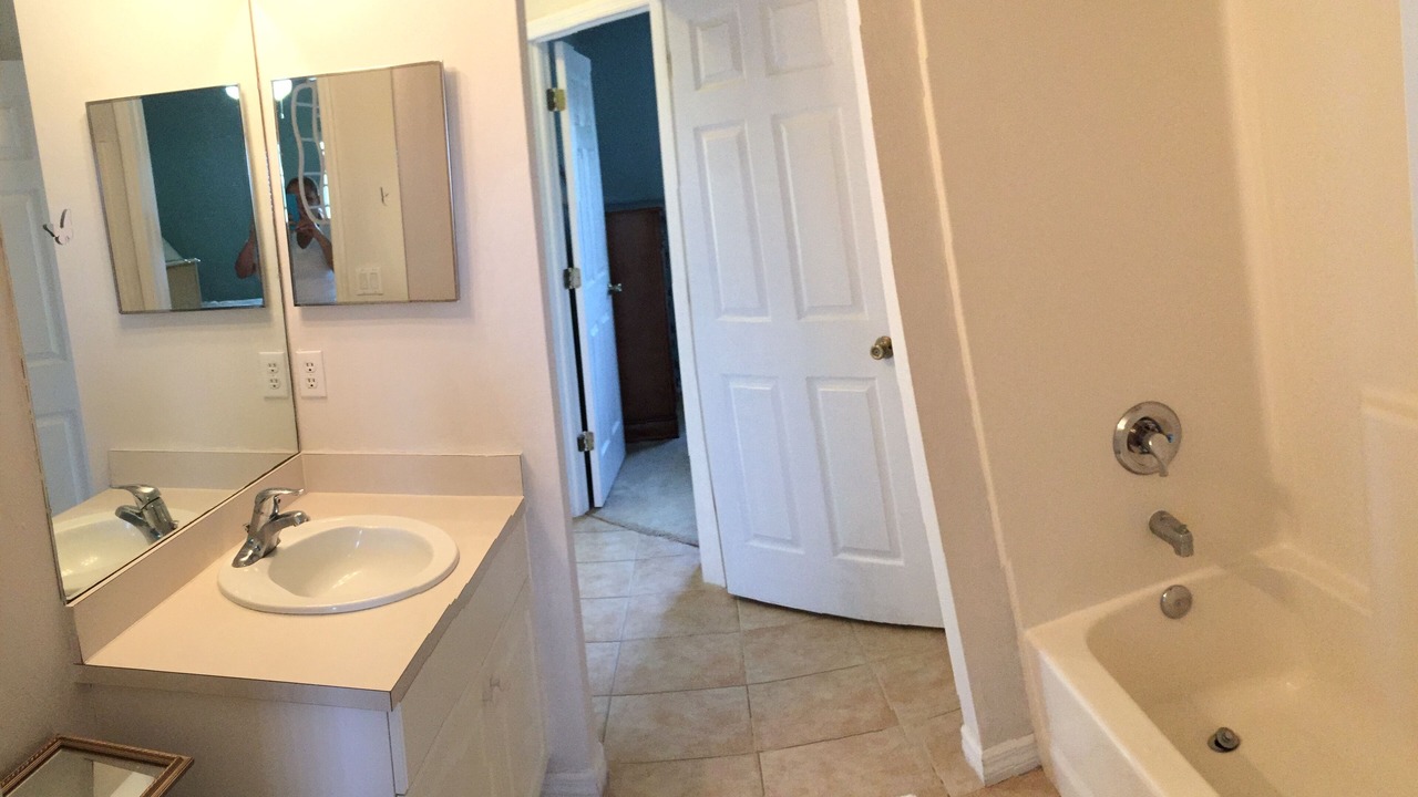 Photo of Bathroom in Pelican