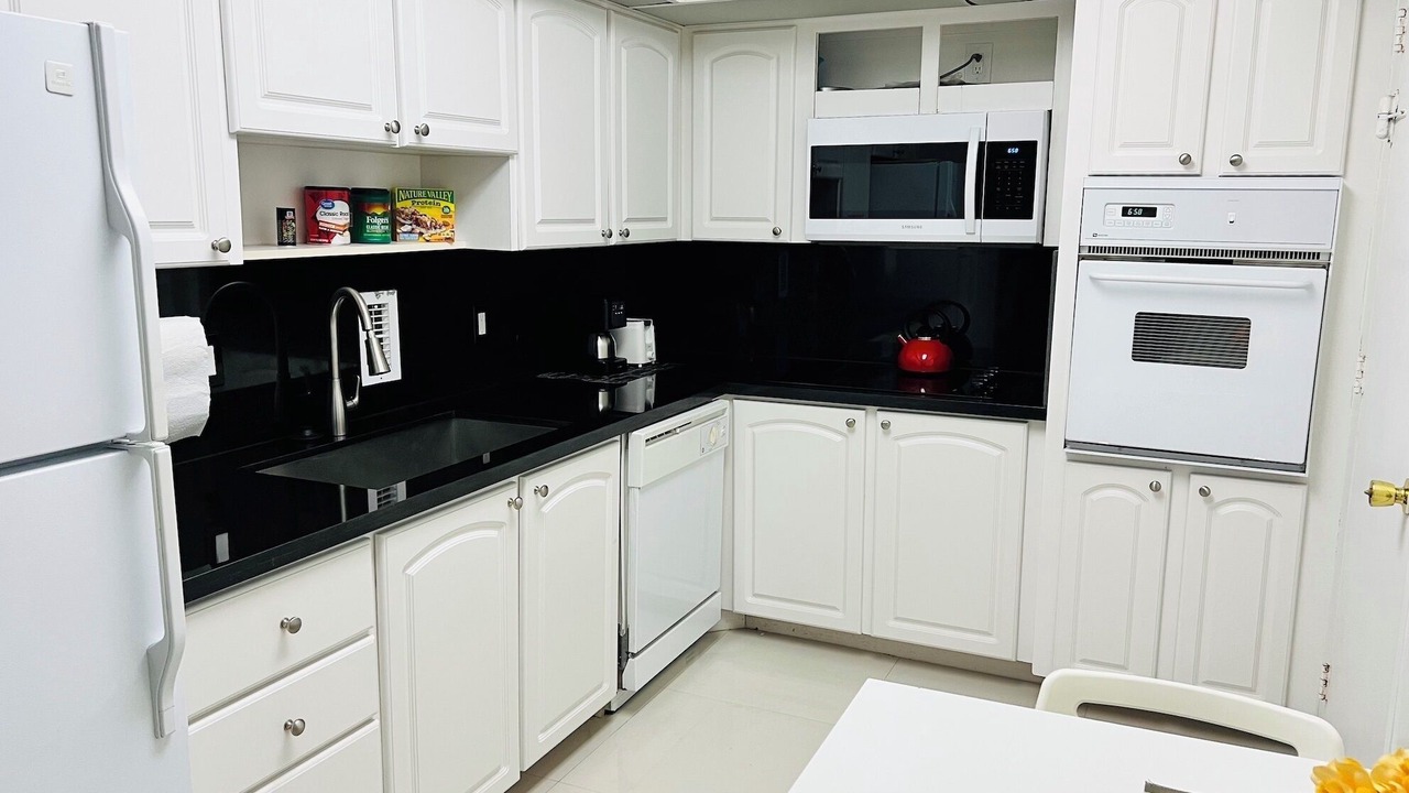 Photo of Kitchen in Hollywood South Central Beach
