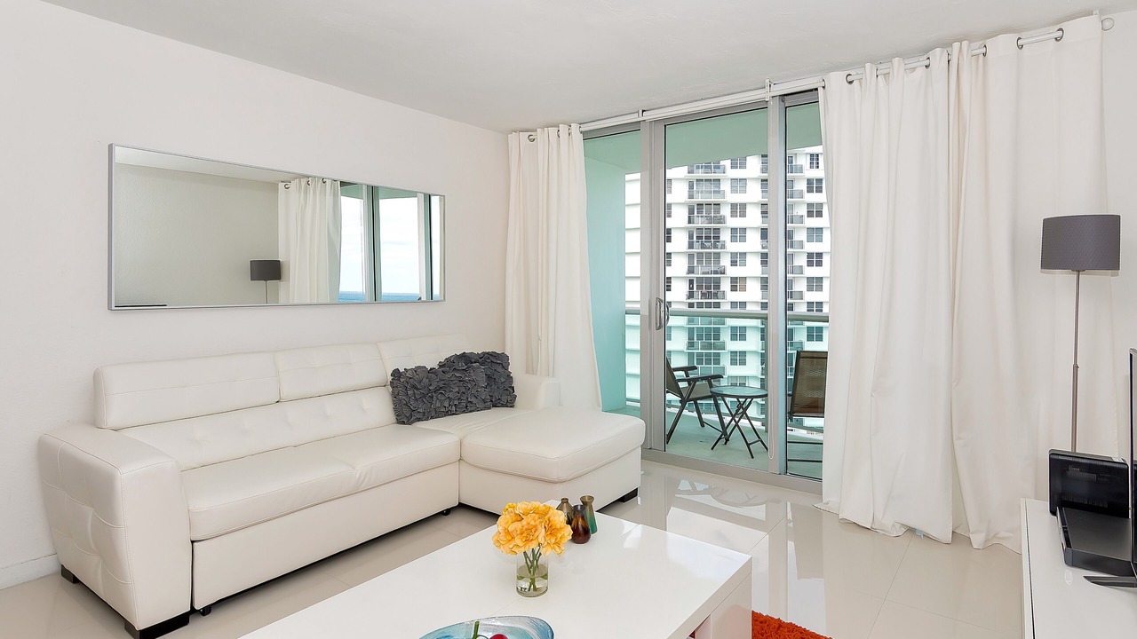 Photo of Livingroom in Hollywood South Central Beach