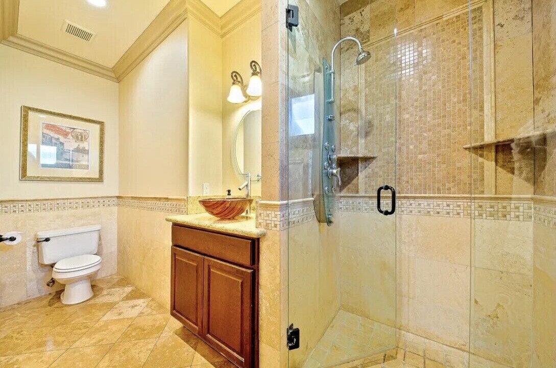 Photo of Bathroom in Mission Hills
