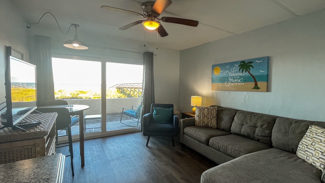 Photo of Livingroom in Crescent Beach