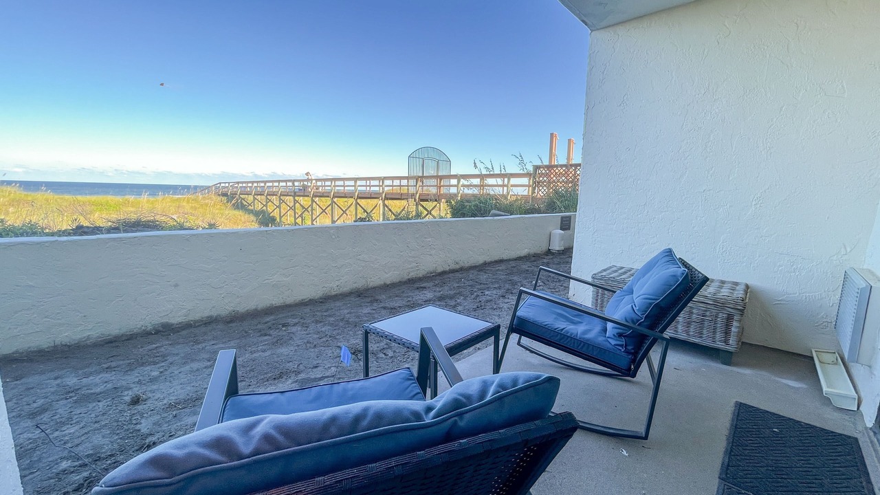 Photo of Patio Balcony in Crescent Beach