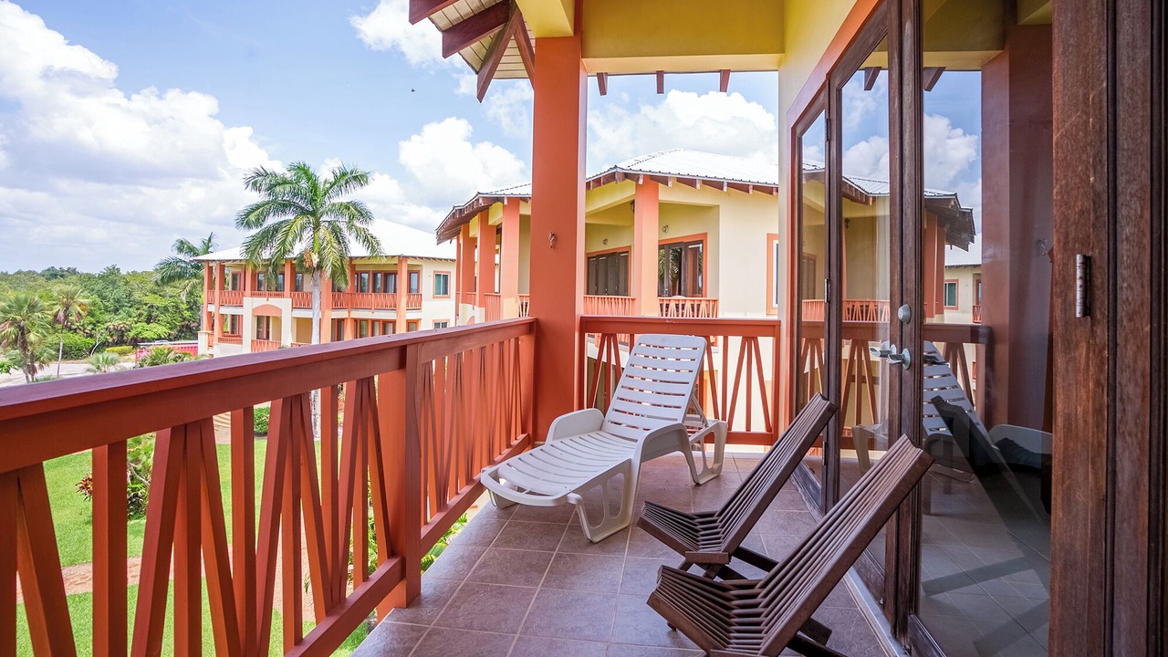 Photo of Patio Balcony in Cocoplum