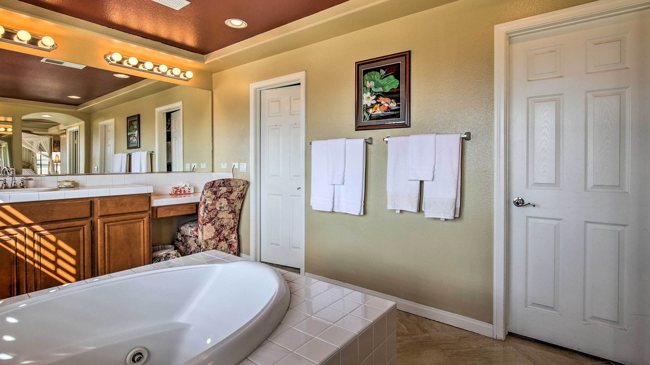Photo of Bathroom in Ocean View Hills