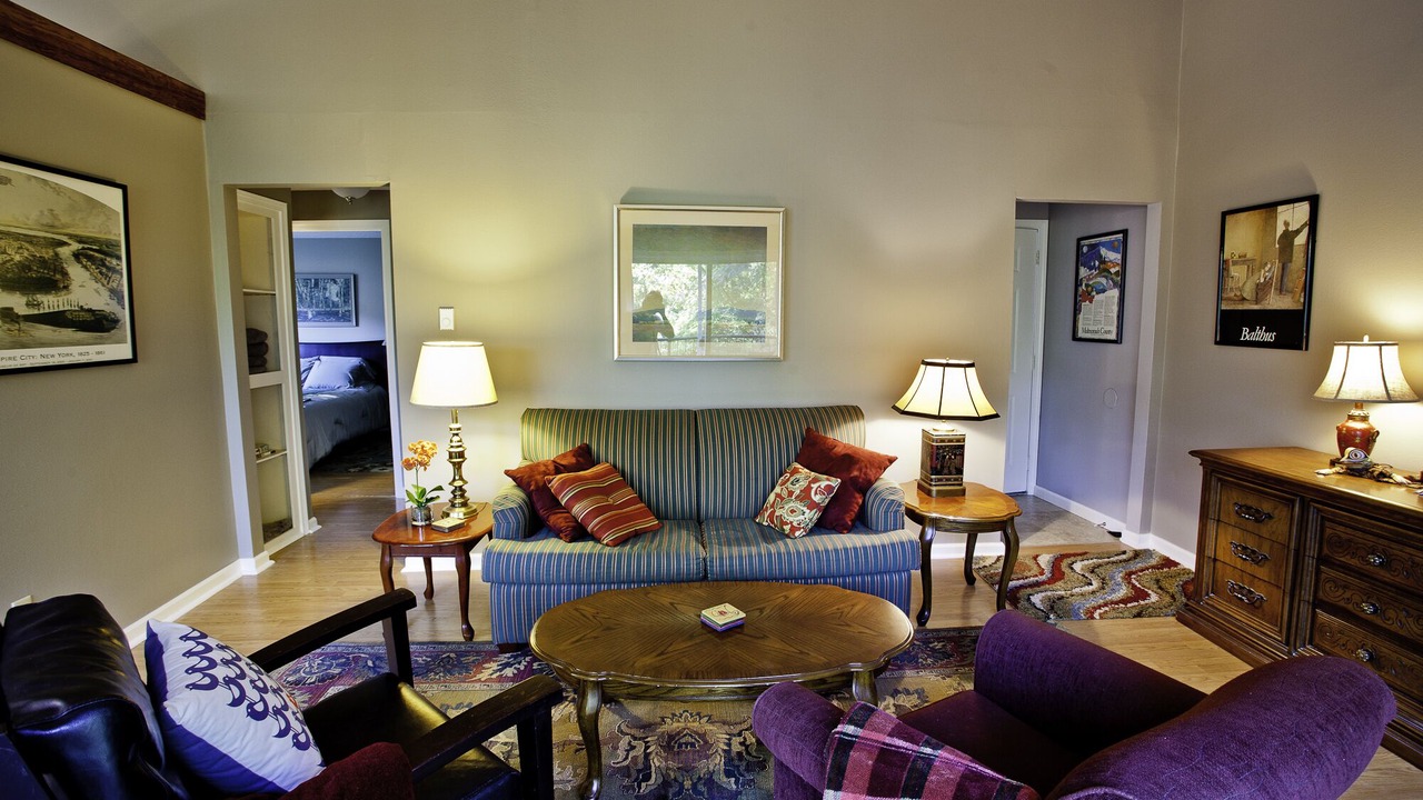 Photo of Livingroom in Corbett - Terwilliger - Lair Hill