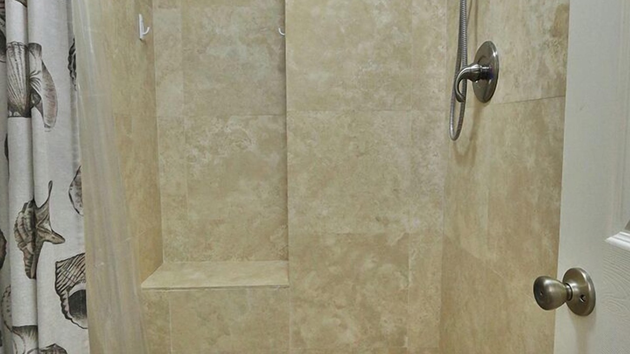 Photo of Bathroom in Folly Field