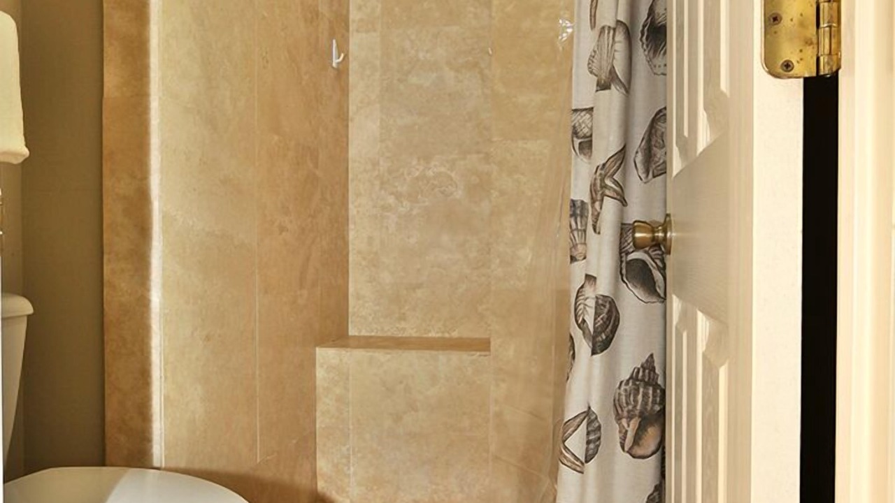 Photo of Bathroom in Folly Field