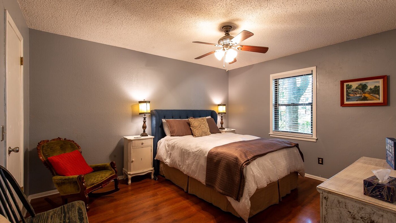 Photo of Bedroom in Pettit