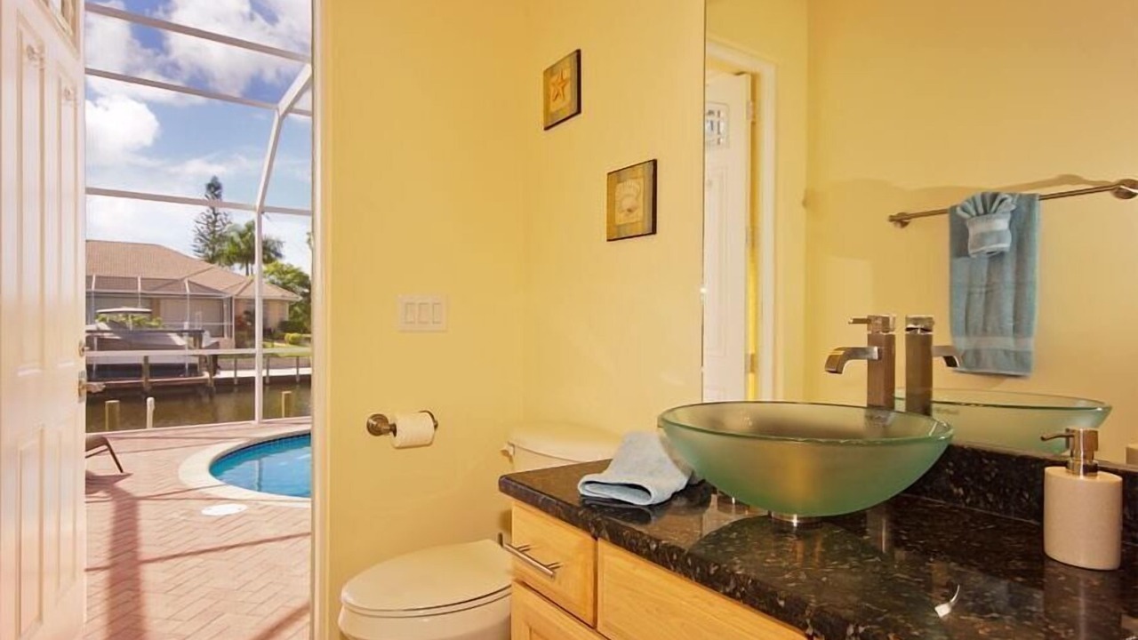 Photo of Bathroom in Pelican