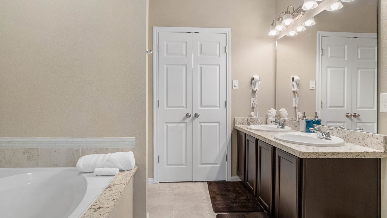 Photo of Bedroom in Humble