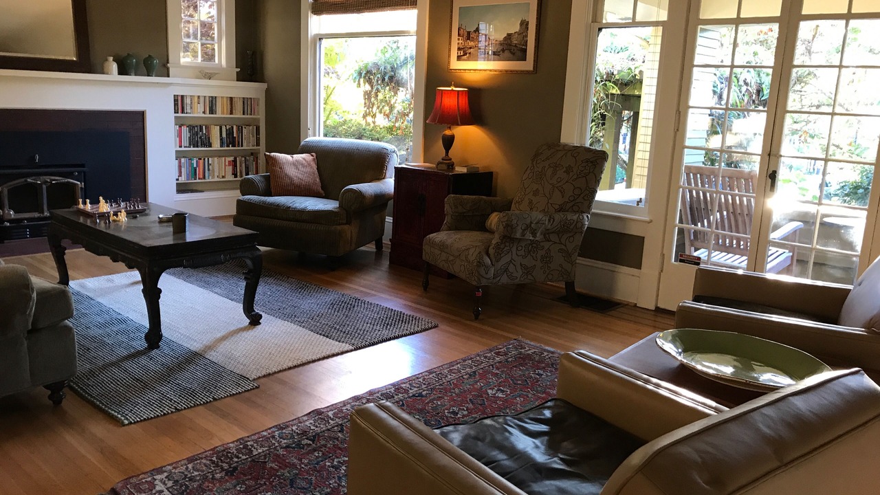 Photo of Livingroom in East Queen Anne
