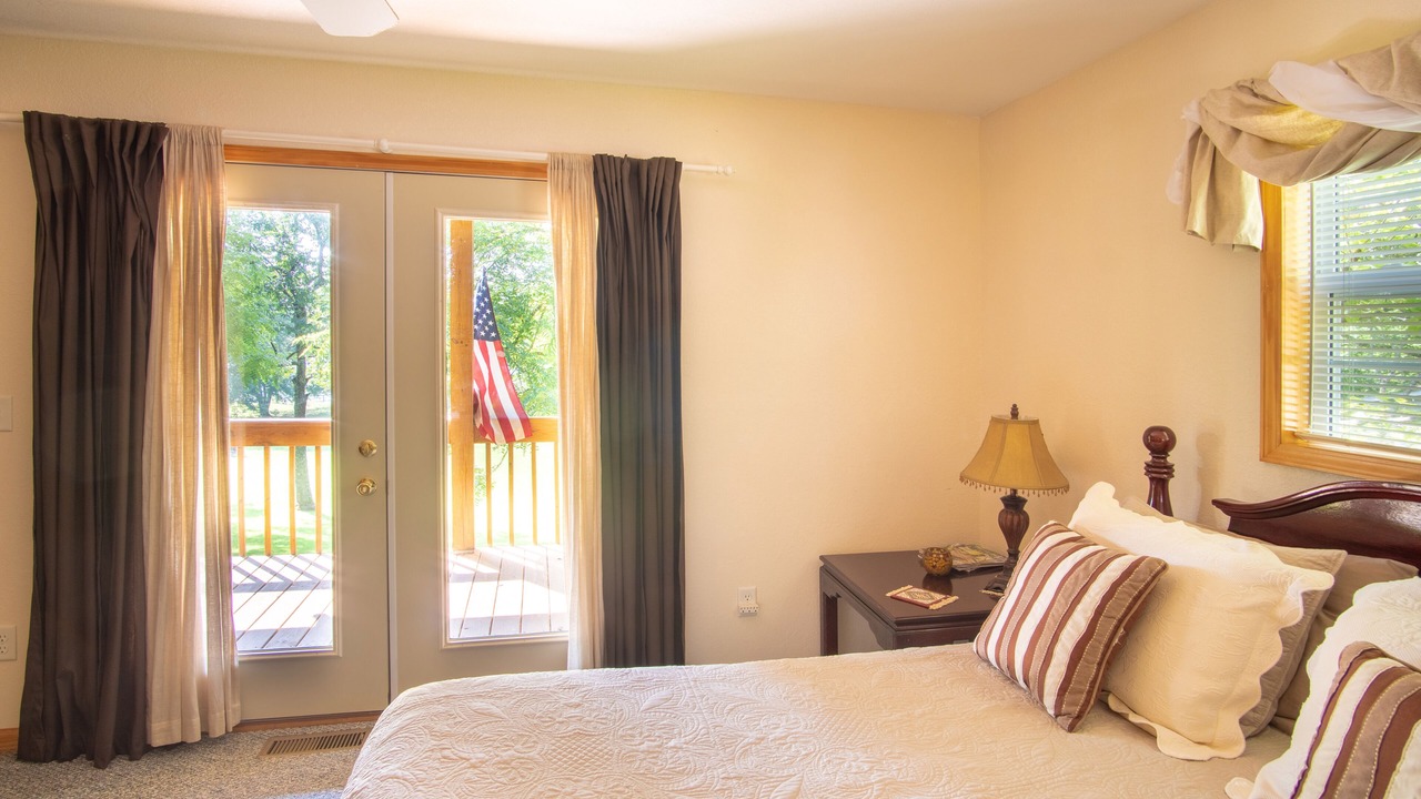 Photo of Bedroom in Hayesville