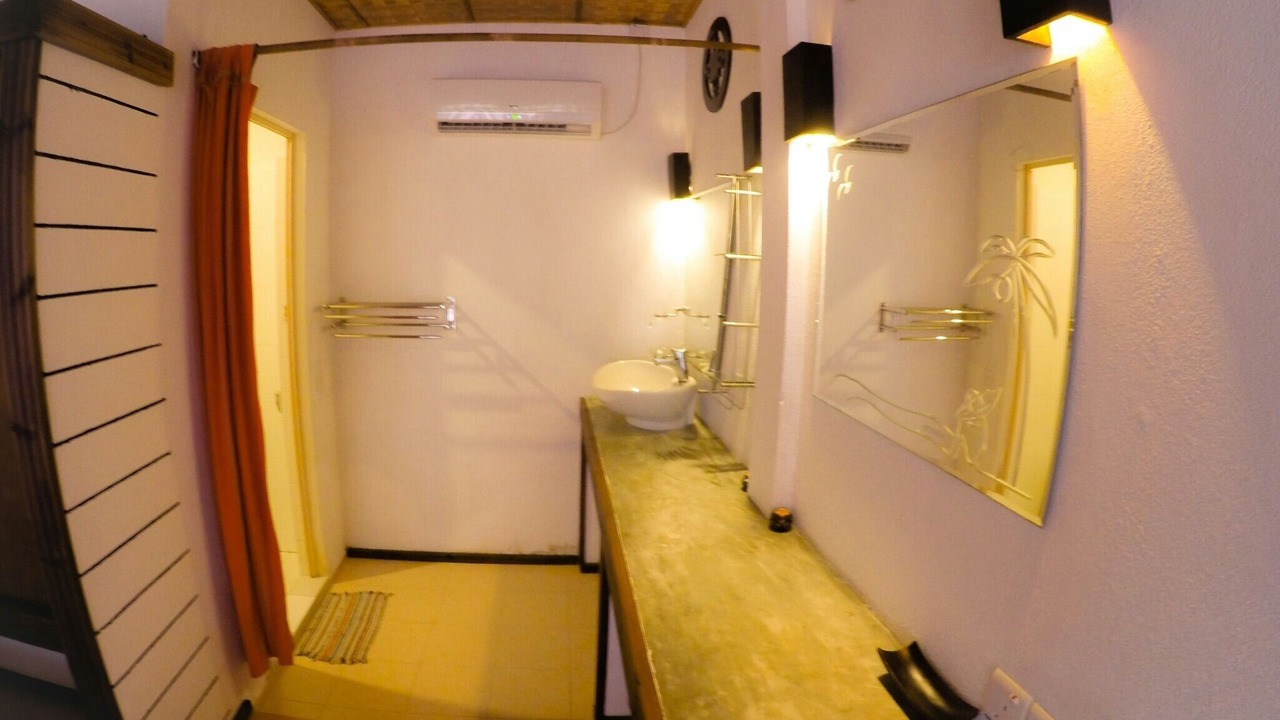 Photo of Bathroom in Dhiffushi
