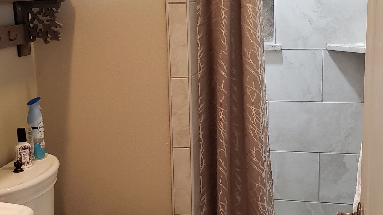 Photo of Bathroom in Lake Hamilton