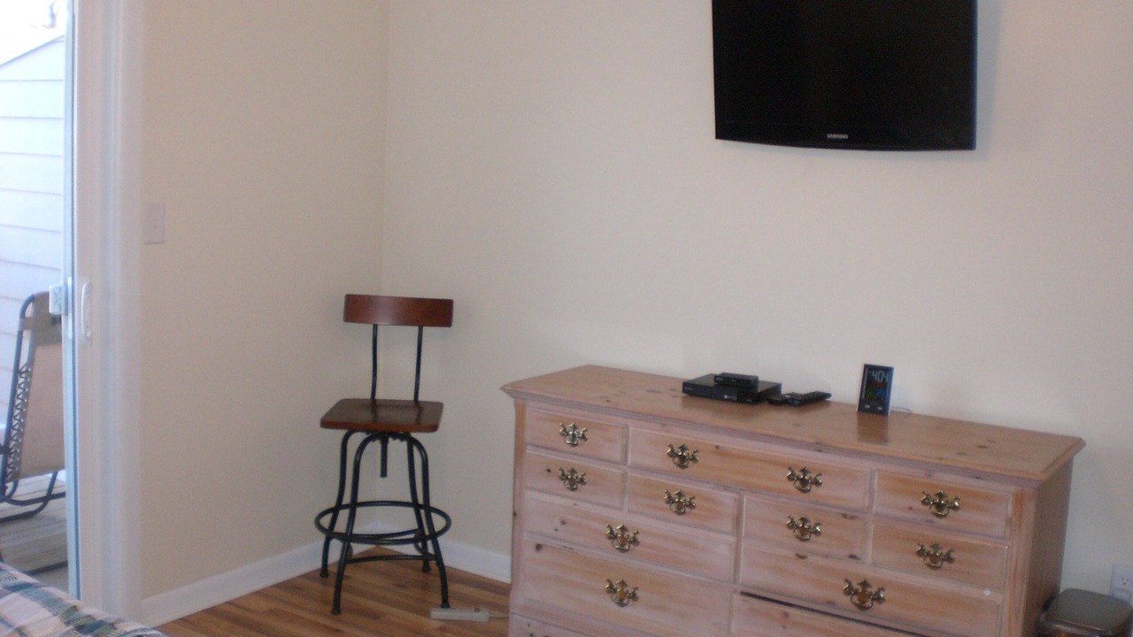 Photo of Bedroom in Country Club Estates