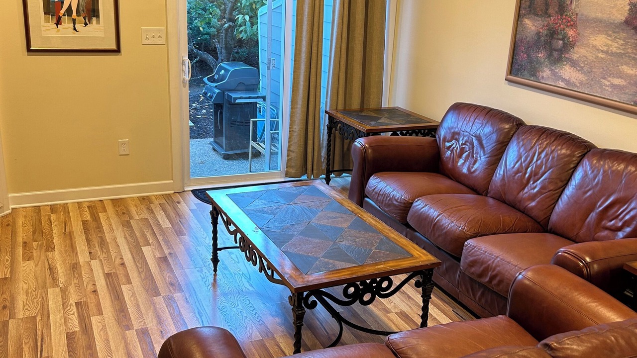 Photo of Livingroom in Country Club Estates