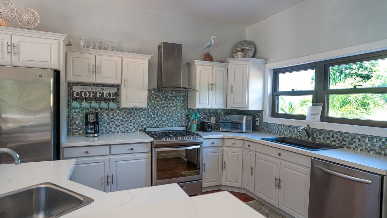 Photo of Bedroom in Antoneys Cay