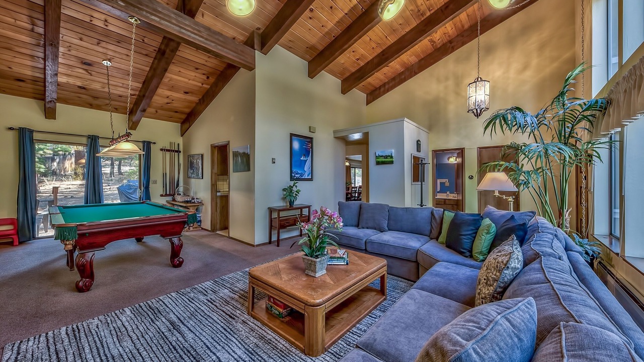 Photo of Livingroom in Lower Kingsbury