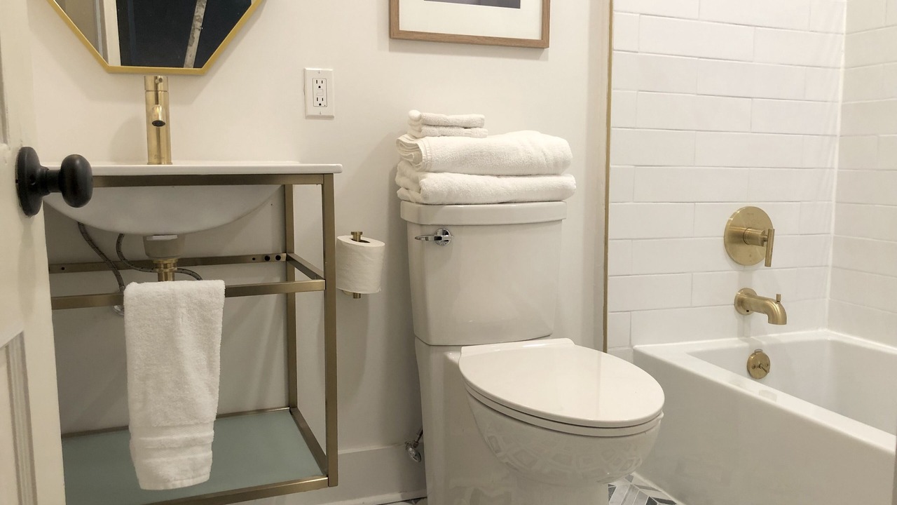 Photo of Bathroom in Uptown Historic District