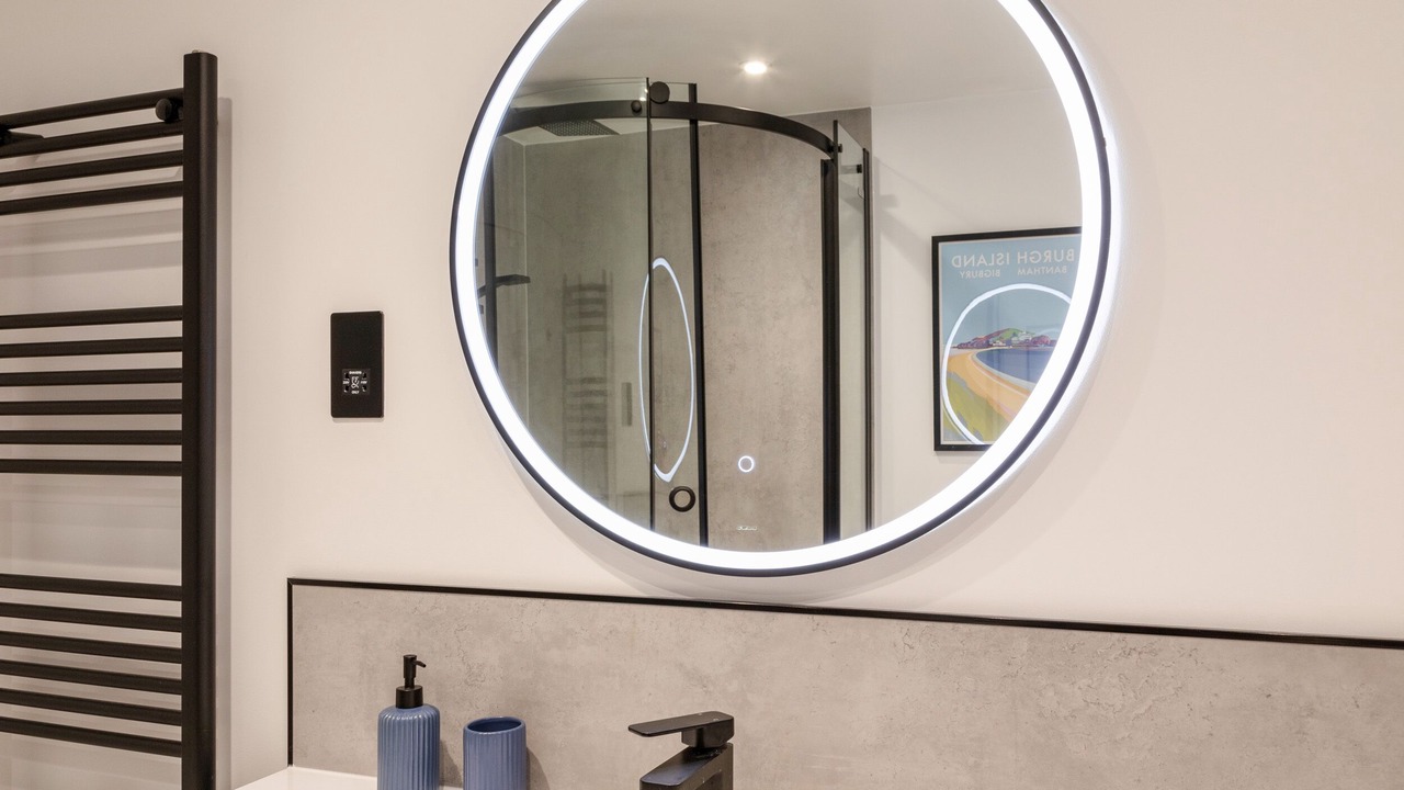 Photo of Bathroom in Burgh Island