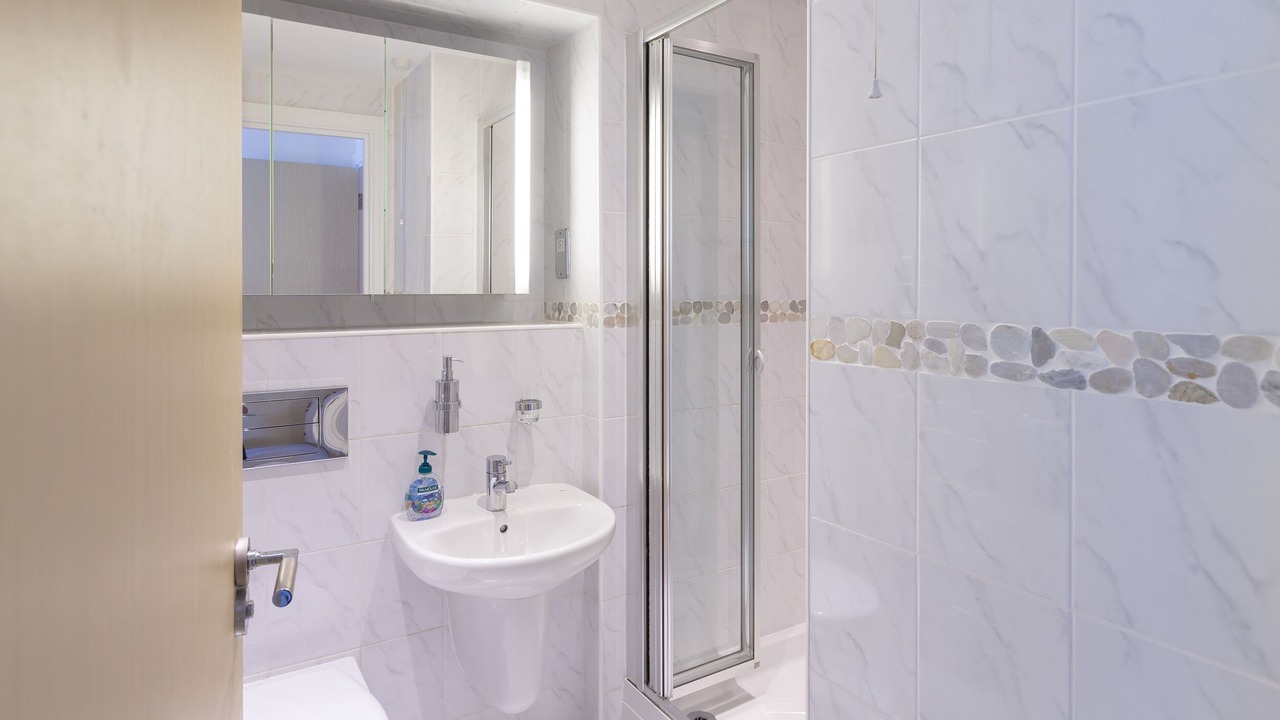 Photo of Bathroom in Burgh Island