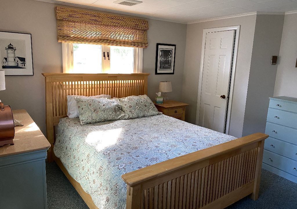 Photo of Bedroom in Popponesset