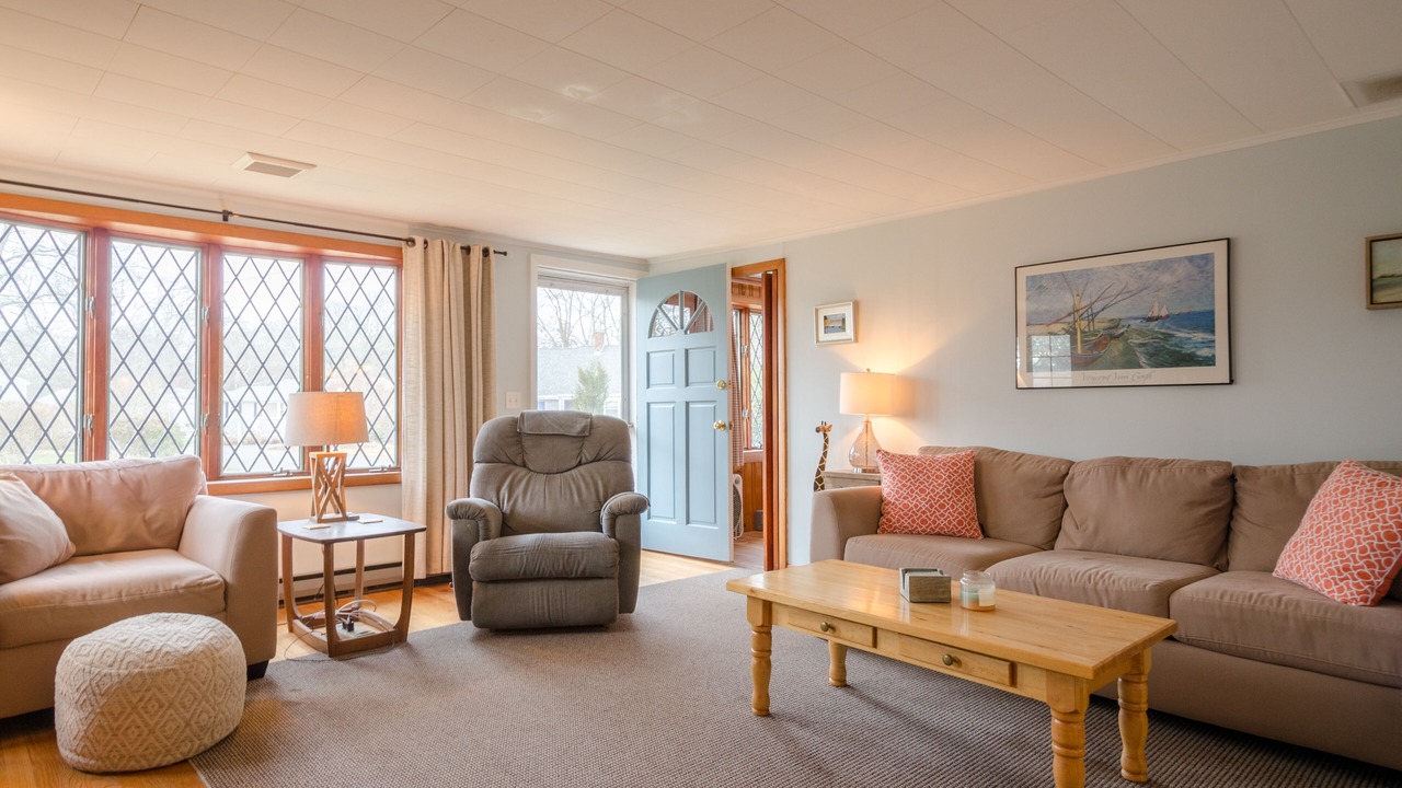 Photo of Livingroom in Popponesset