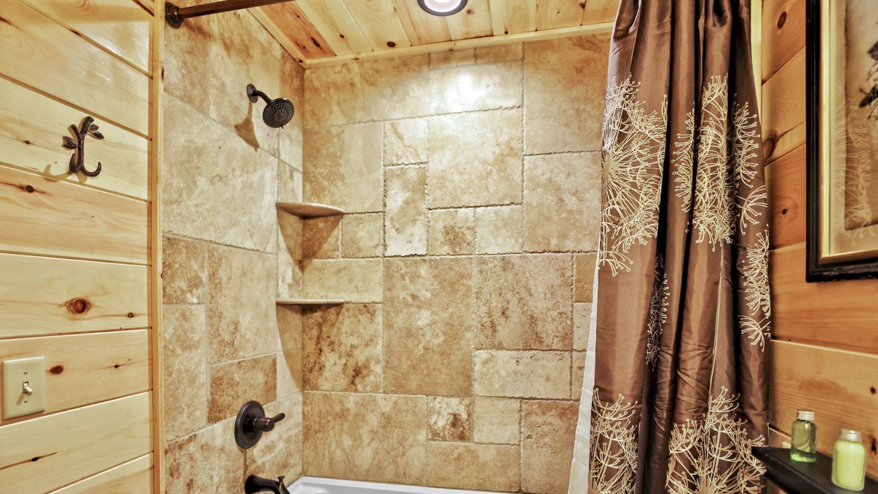 Photo of Bathroom in Chalet Village North