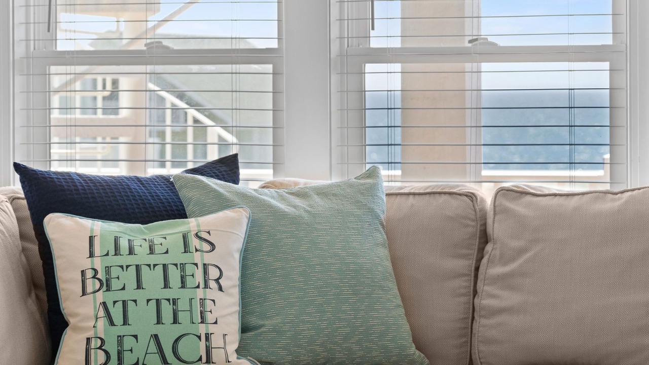 Photo of Livingroom in Holden Beach