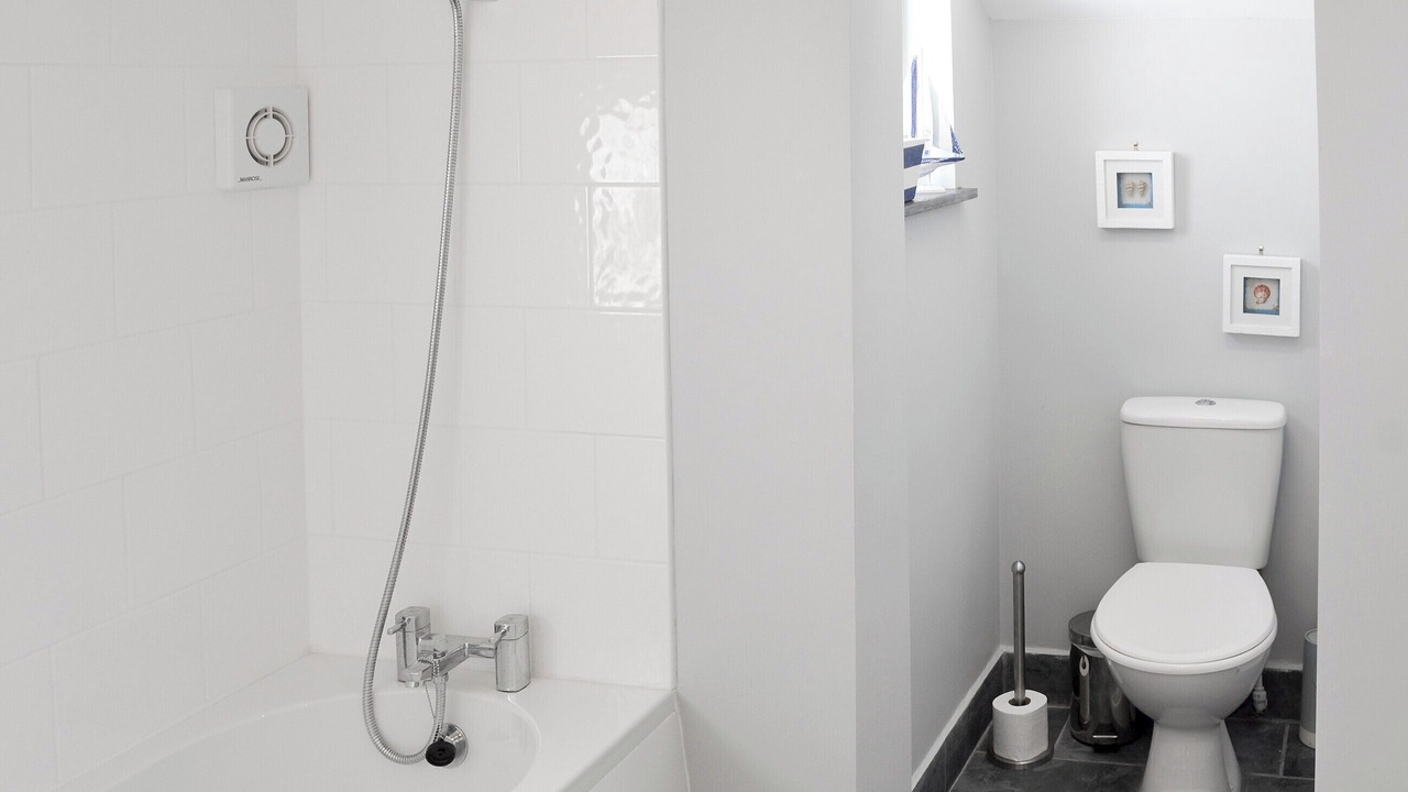 Photo of Bathroom in The Lizard